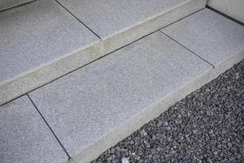 Silver Grey Granite Paving Slabs 900x600x25mm From £28.39/m2 - Image 5